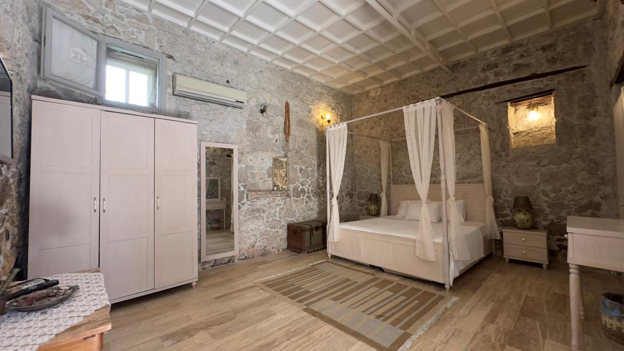 Aliko Hotel 4*
